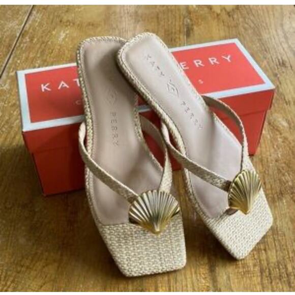 Katy Perry Camie Shell Slip On Thong Flat Sandals Natural Women's Size 12 NWT - Picture 4 of 4